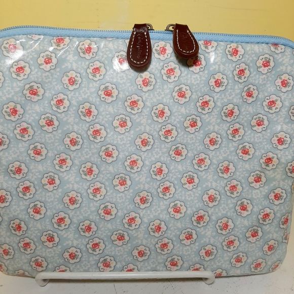 Cath Kidston Light Blue and Pink Floral Cosmetic Bag - Picture 2 of 3